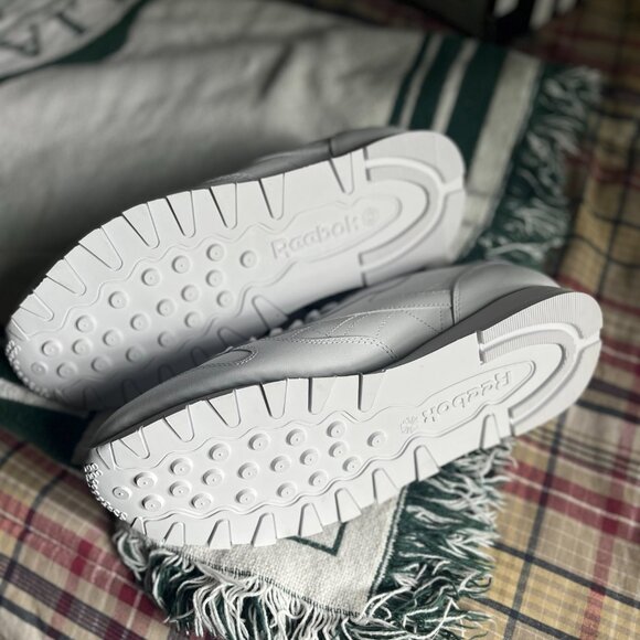 Reebok Men's Size 12 Classics White Leather - new in box! - Picture 3 of 6